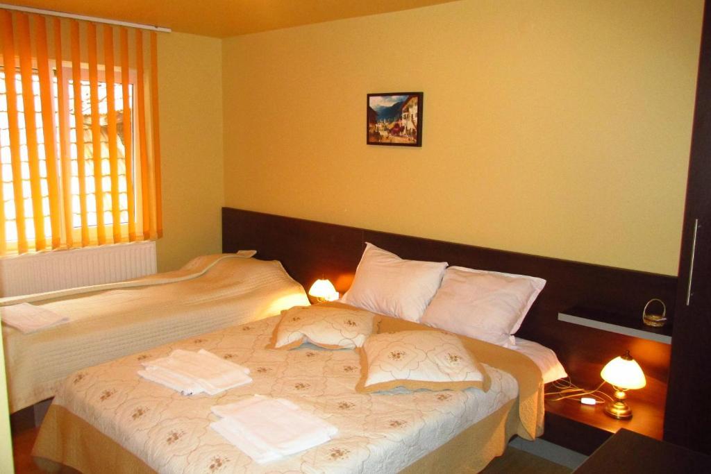 Hotel Casa Enescu Bran  Habitación foto